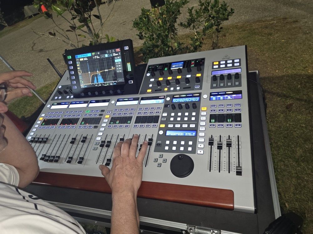 Behringer Wing Digital Mixer 48 Chanel 