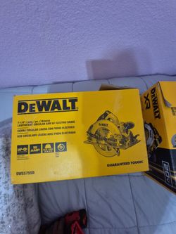 Dewalt 71/4  15 amp circular saw wth electric brake