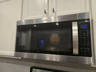 Whirlpool 30 in. Microwave