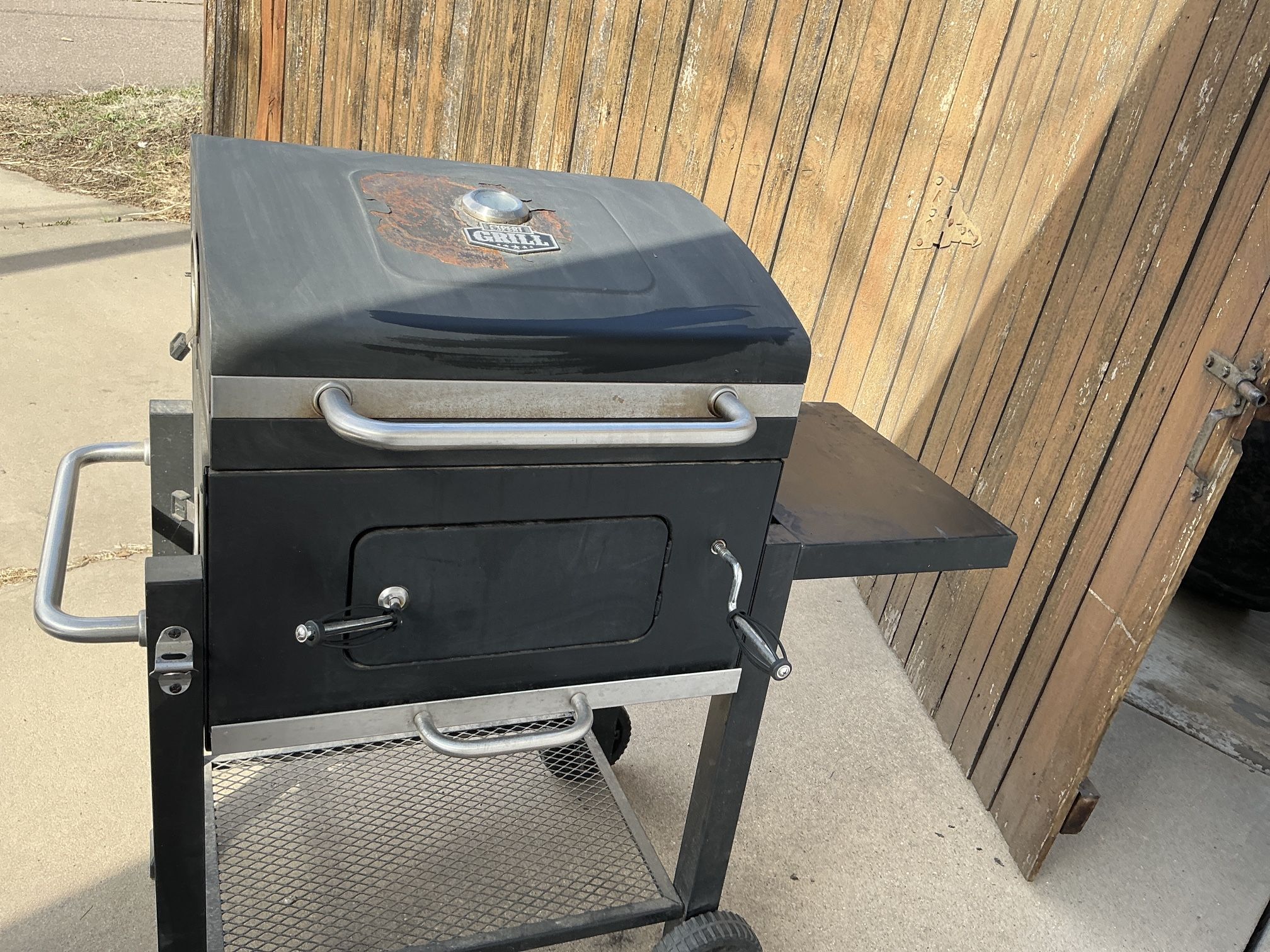 Char-Griller BBQ Grill