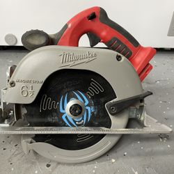 Milwaukee M28 Circular Saw