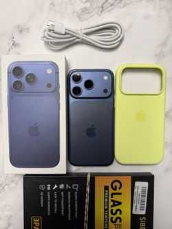iPhone 17 Pro 256GB Blue Unlocked Like New (Free Accessories)