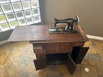 1920s Singer Sewing Machine