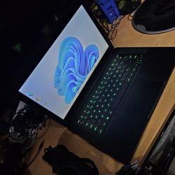 Razer Blade 14  Touchscreen Gaming PC i7-2,60GHz-CPU 16GB Ram 512GB NVMe M.2 SSD GPU GTX 