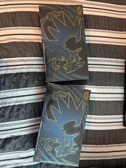 Pokémon Charizard Ultra Premium Collection Box