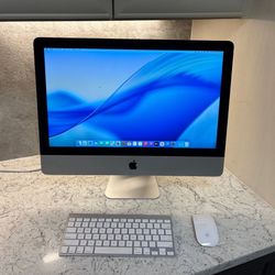 Apple iMac All In One Desktop Computer Bundle Very Sleek And Clean LOOK