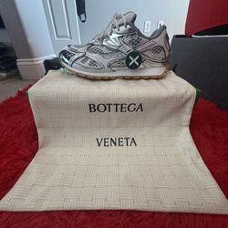 Bottega Veneta Orbit (Silver White)