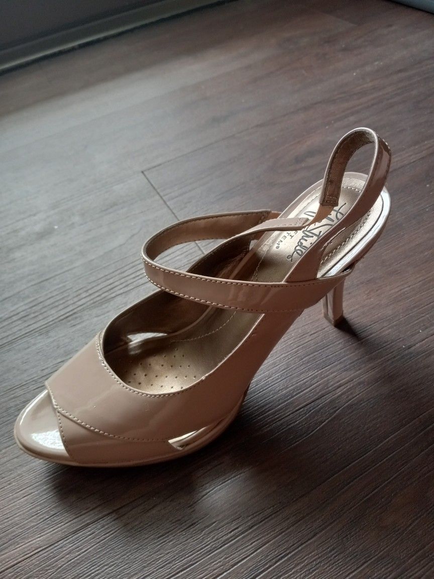 2 " Beige Heels : Size 8M