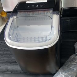 Aglucky ice maker