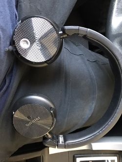 Bluetooth headphones