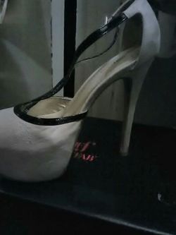 Ladies shoes