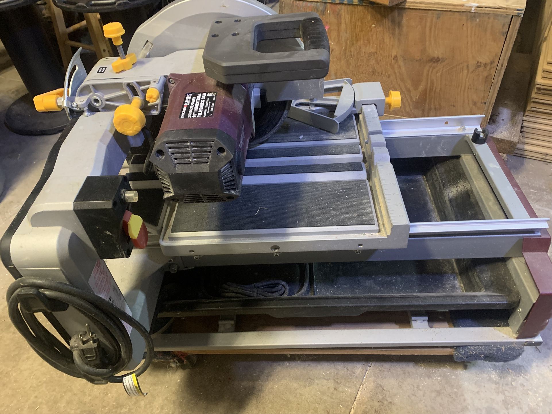 2.5 HP, 10-in Industrial Tile/Brick Saw