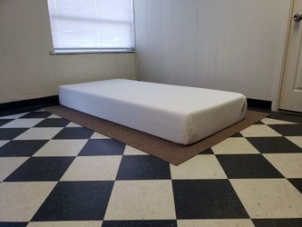 Extra Long Twin size mattress - can DELIVER almost anywhere for $20 extra - gently used and in LIKE NEW condition 😍