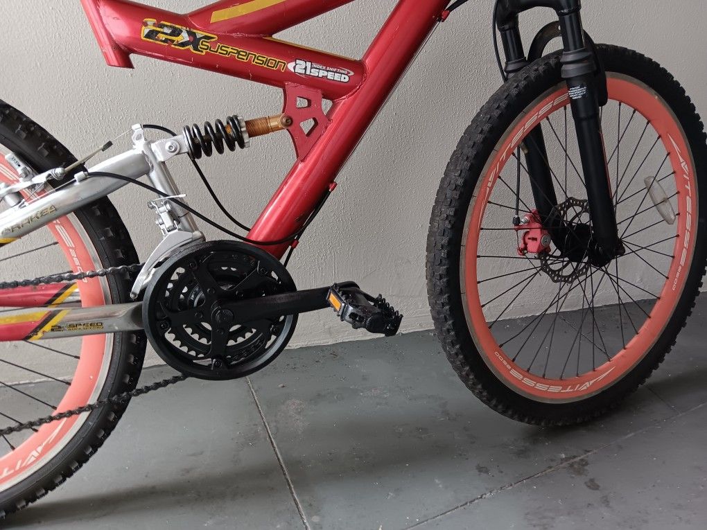 BICYCLE MONGOOSE 21 SPEED EXCELLENT CONDITIONS