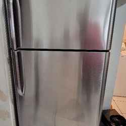 Frigidaire Refrigerator 