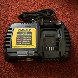 Dewalt 6 Amp Fast Charger Brand New