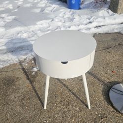 Price Is Firm... Very Cute Metal Side Table