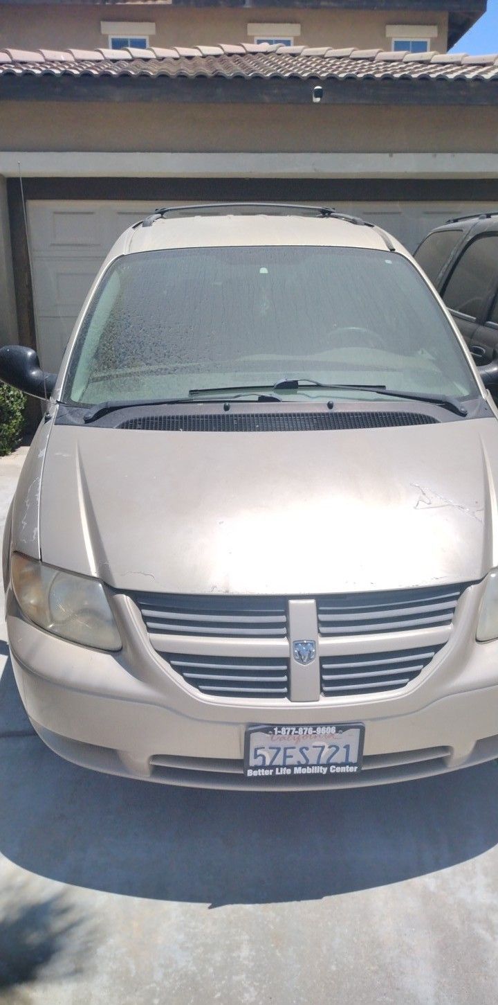 2005 Dodge Grand Caravan