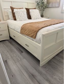 Great condition queen size bed