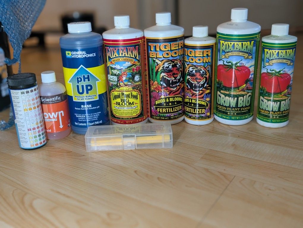 Complete Hydro Grow Kit – VIVOSUN 36″×20″×63″ Tent + VIPARSPECTRA P1000 LED (100W Samsung) + Fox Farm Nutrients (Some Sealed) + pH Meter– Lightly Used