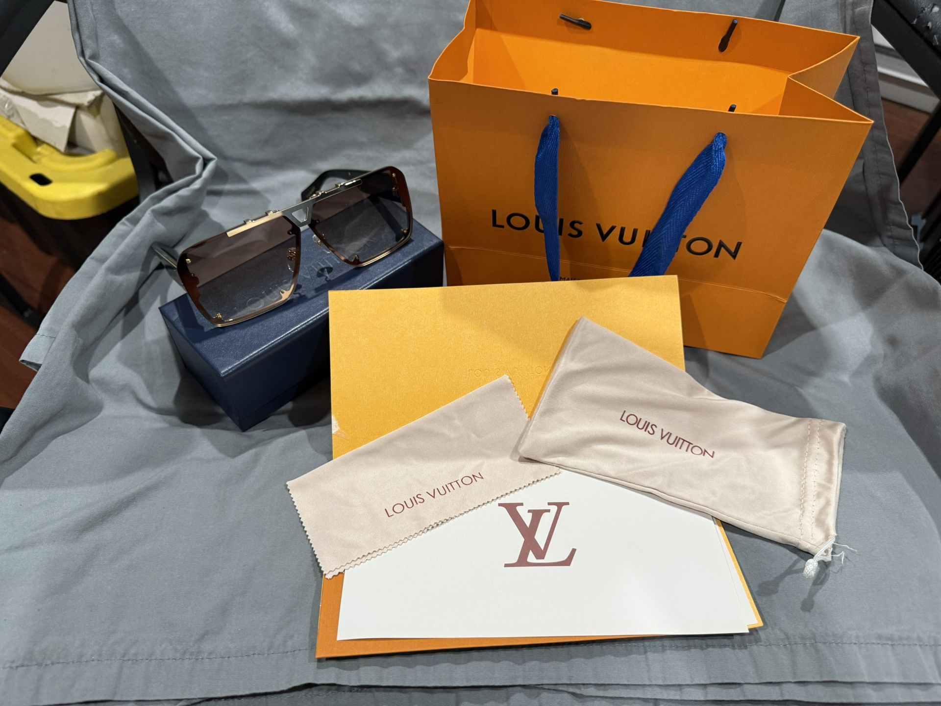  Louis Vuitton - LV - Z2615U Sunglasses 