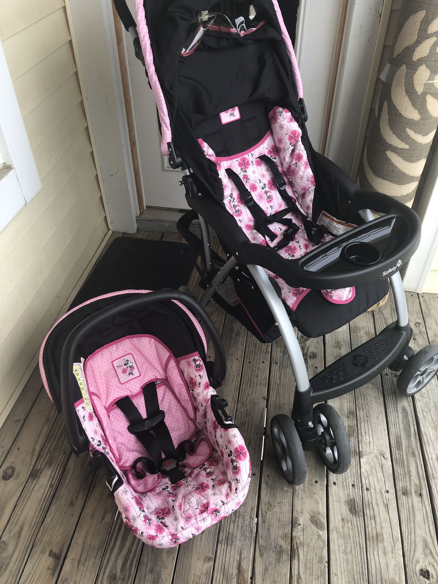 Minnie Mouse stroller travel system
