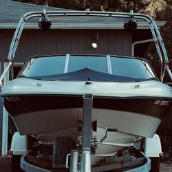 2002 Bayliner Capri Bowrider 215