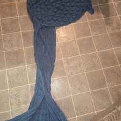 Girls Mermaid Tail Blanket 