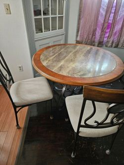 Dining table and 4 chairs