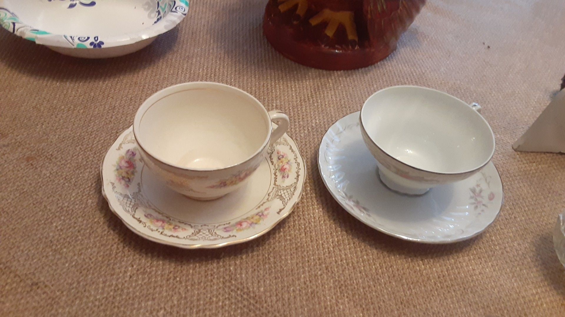 2 tea cups