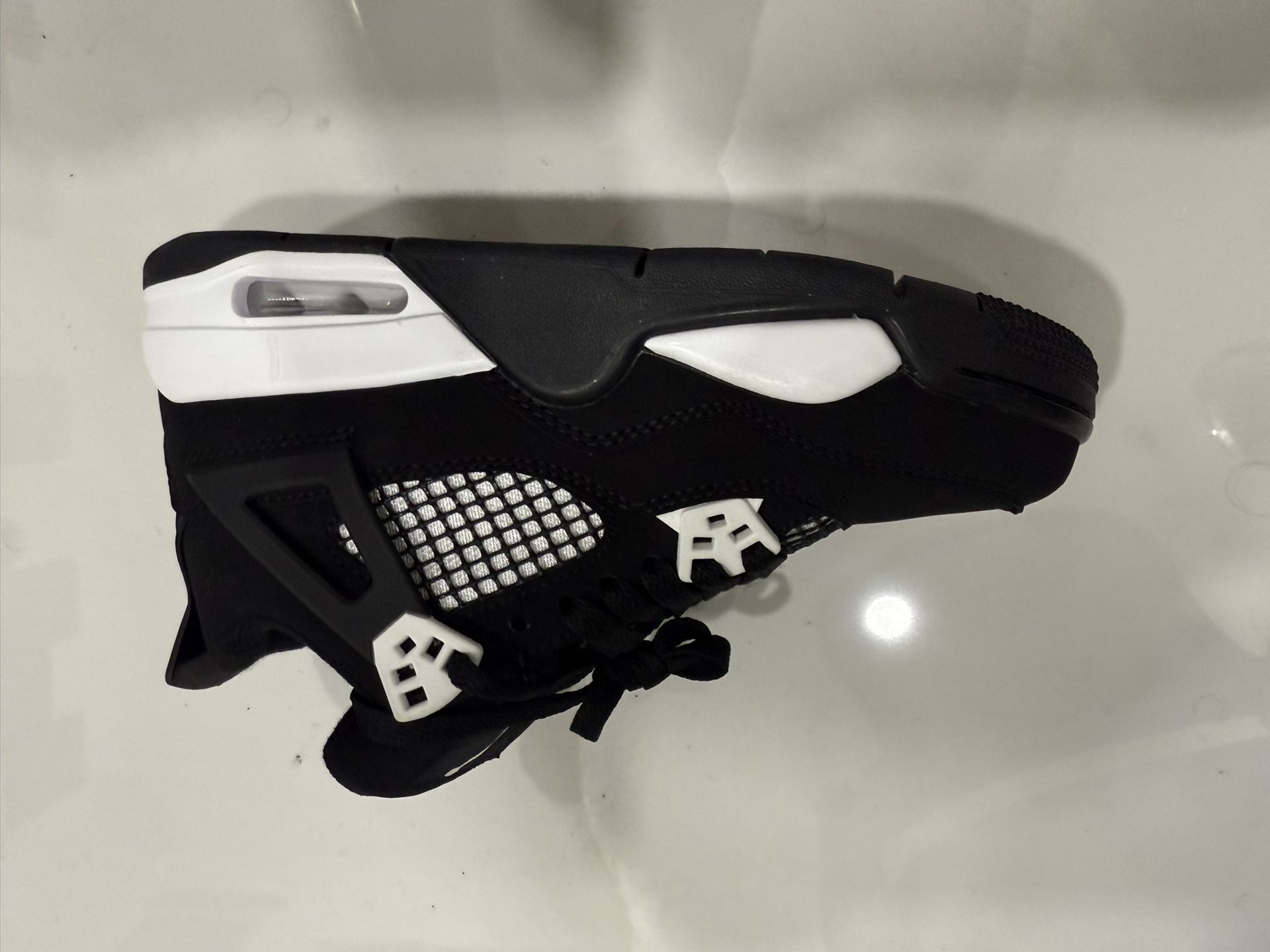 Jordan 4 White Thunder