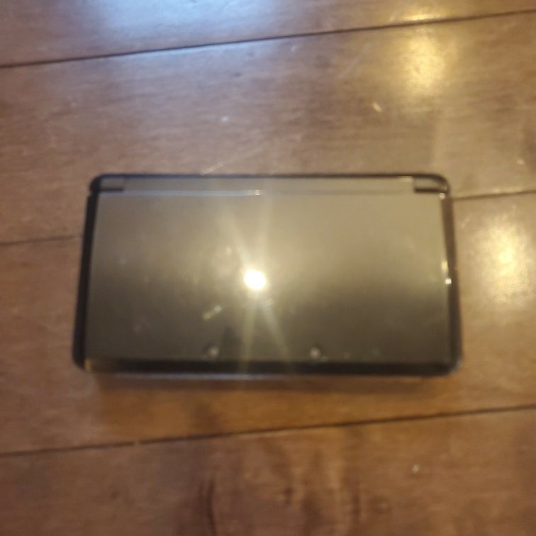 Nintendo 3ds Used And Has All Parts