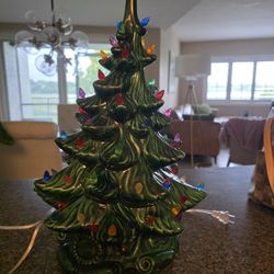 17In  V intage Ceramic Christmas Tree With Lights And Music Box
