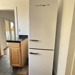 Unique Classic Retro Refrigerator