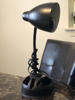 Desk lamp