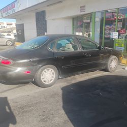 1999 Ford Taurus