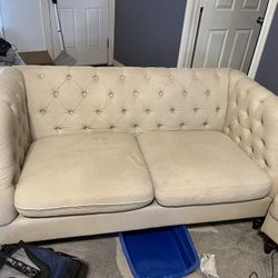 Tufted love Seat 