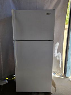 WHIRLPOOL WHITE 2 DOOR REFRIGERATOR (FRIDGE) REVERSIBLE DOOR