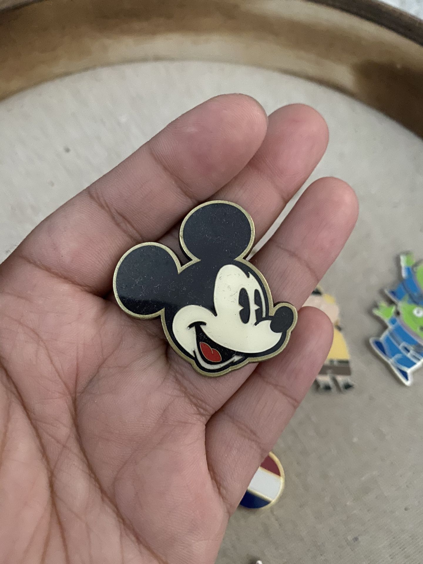 Mickey Disney pin