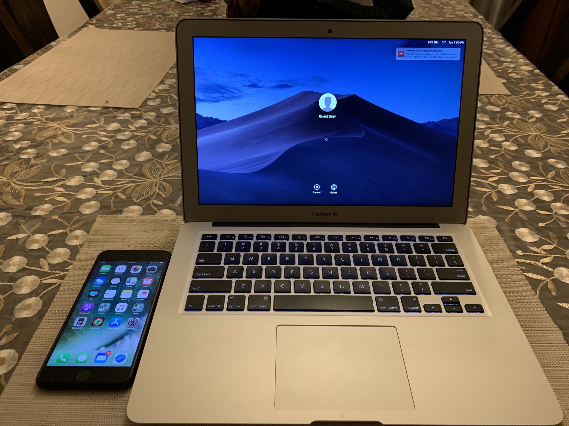 MacBook Air 2015 & IPhone 7 Plus bundle