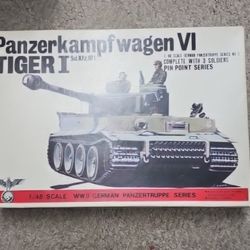 Panzerkampfwagen VI Sd.Kfz. 181 Tiger I by Bandai in 1/48