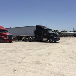 Parking For 18 Wheelers/Cars/ Trucks/ Rv’s
