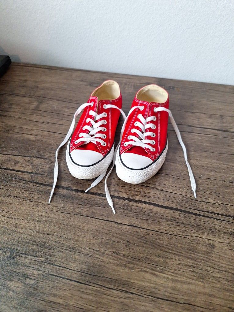 Converse Shoes Size M 6 W 8