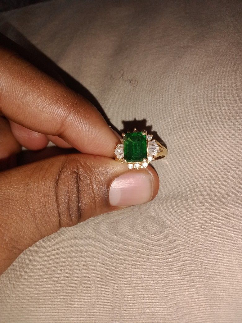 10kt Gold Diamond Ring