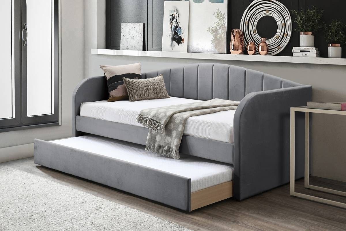 ✅️✅️Gray velvet fabric padded twin size day bed...