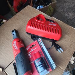 Firm Price 🛑 Milwaukee M18 Fuel 2566-20 1/4" Ratchet Open Box. Batt&Charger Included. Precio Firme 🛑 