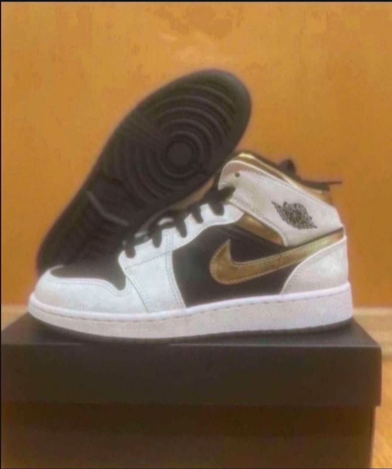 Nike Air Jordan 1 Mid GS White Gold Size 5Y/6.5W Brand New