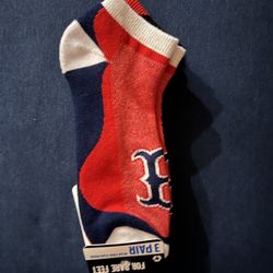 MLB Boston Red Sox 3 Pair Of Ankle Socks Size Large