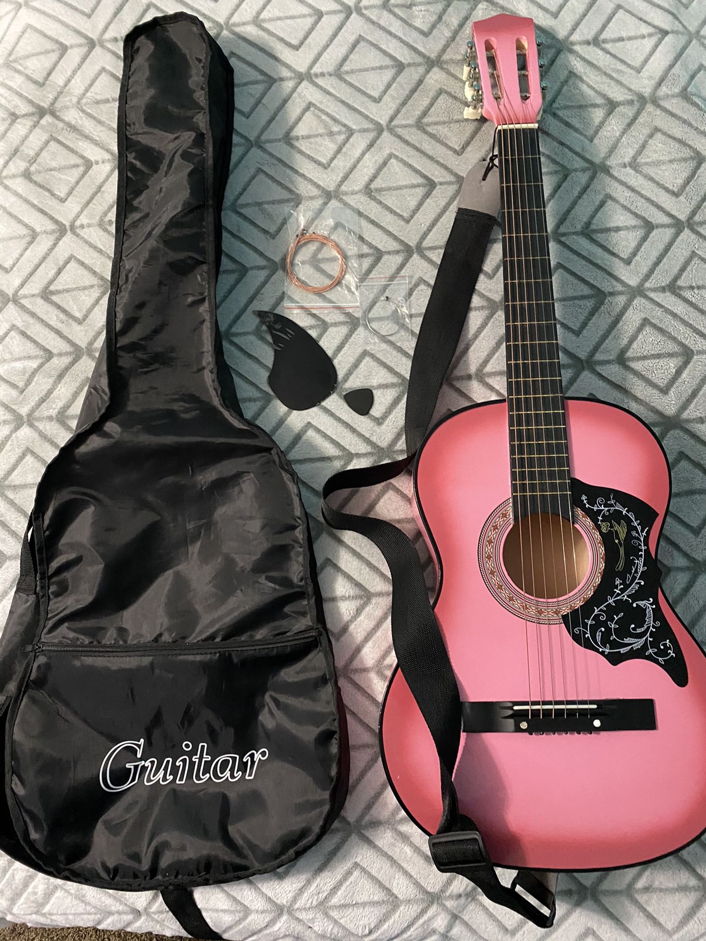 Girls 38” acoustic guitar with bag