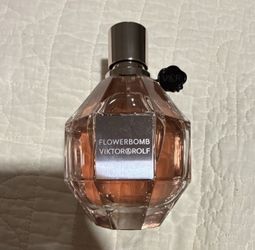 Viktor & Rolf Flowerbomb Eau de Parfum Spray, Regular Size 3.4 fl oz